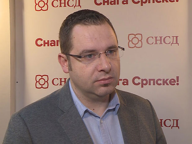 СДС и СзП тврде да их власт прислушкује!